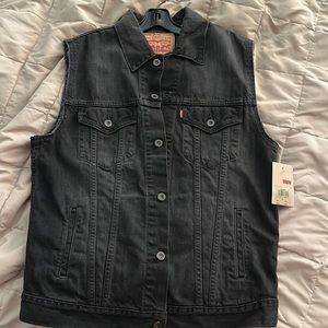 Denim, Levi sleeveless.